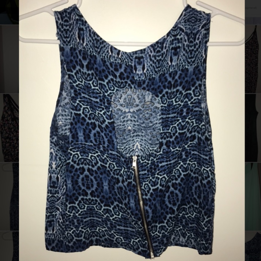 Animal Print Top - Picture 2 of 2